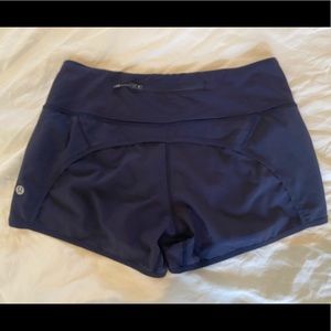 [Lululemon] Low-Rise Speed Up Short - Navy
